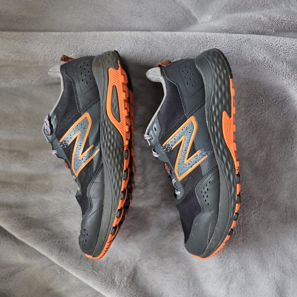 New Balance Men's Athletic Shoes Black with Orange Accents - Picture 5 of 6